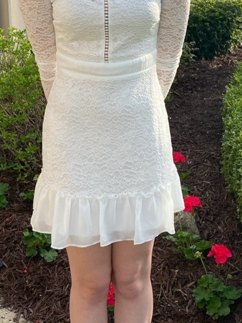 Girls' White Lace Long-Sleeve Dress with Ruffle Hem - Picture 3 of 3